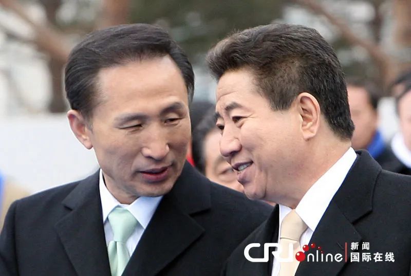 李明博和卢武铉