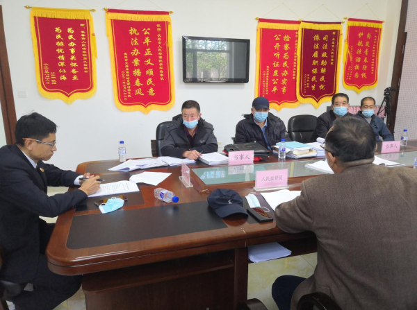 长春市人民检察院第九检察部正在进行调解