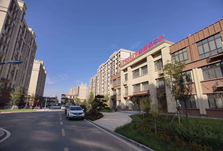 8个拆迁村乔迁圣和社区新家园。