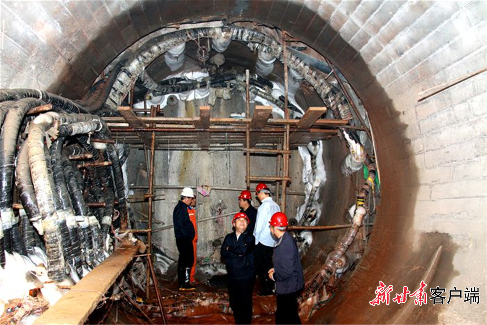 7号隧洞在地表245米以下采取冻结施工.jpg