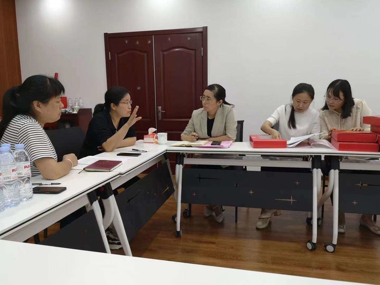 社区党建治理研讨会。