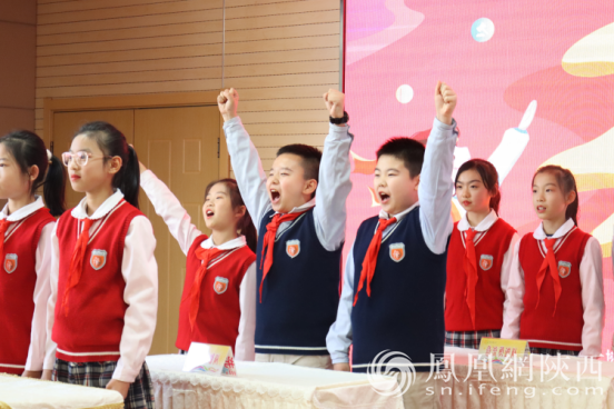 参赛队伍赛前喊出队伍口号