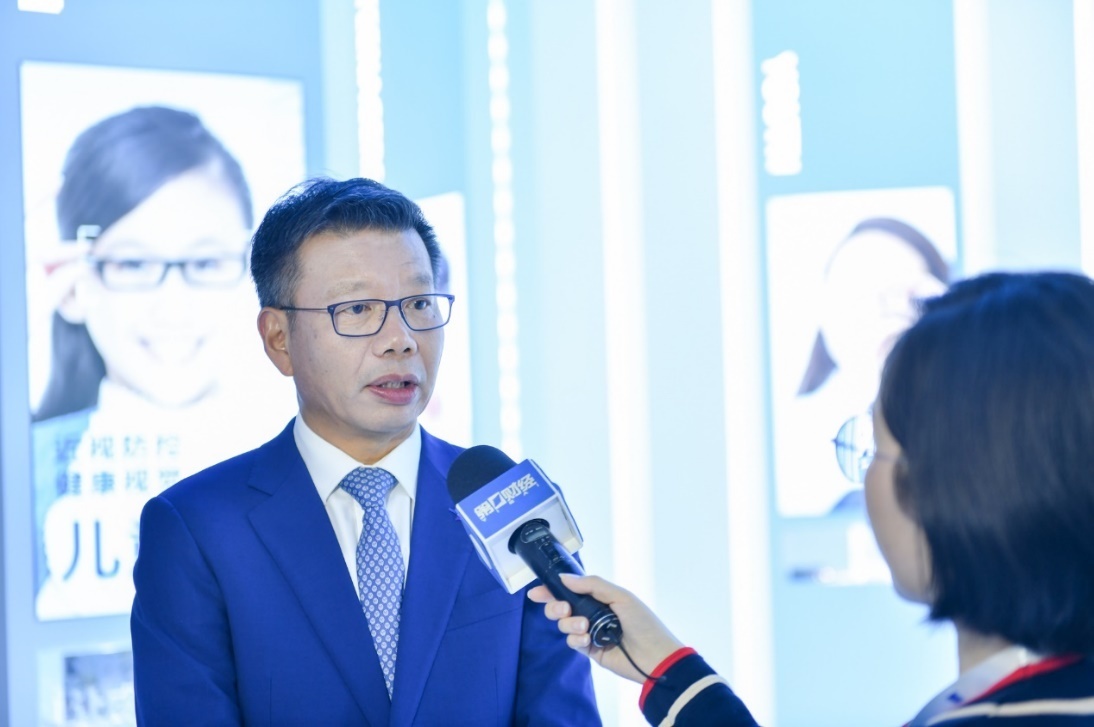 蔡司光学中国区总裁彭伟表示:"蔡司光学拓耕中国市场多年,不仅把前沿