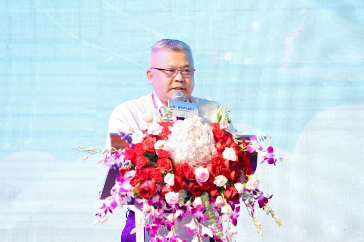 郭力群发表致辞