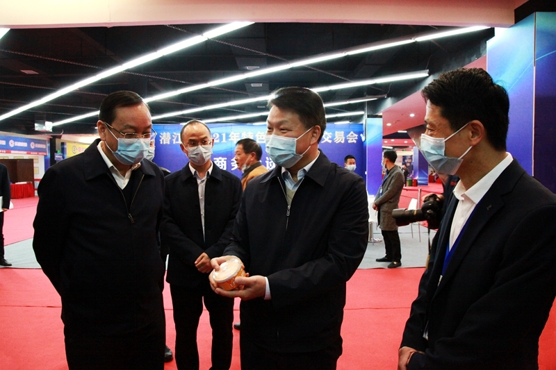 潜江举办特色产品展示交易会 打造铸就本土产业品牌