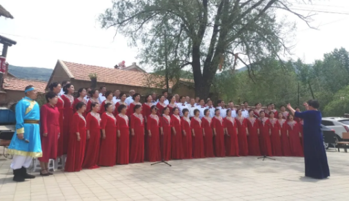 老科协盛世之歌合唱团到平北镇慰问演出