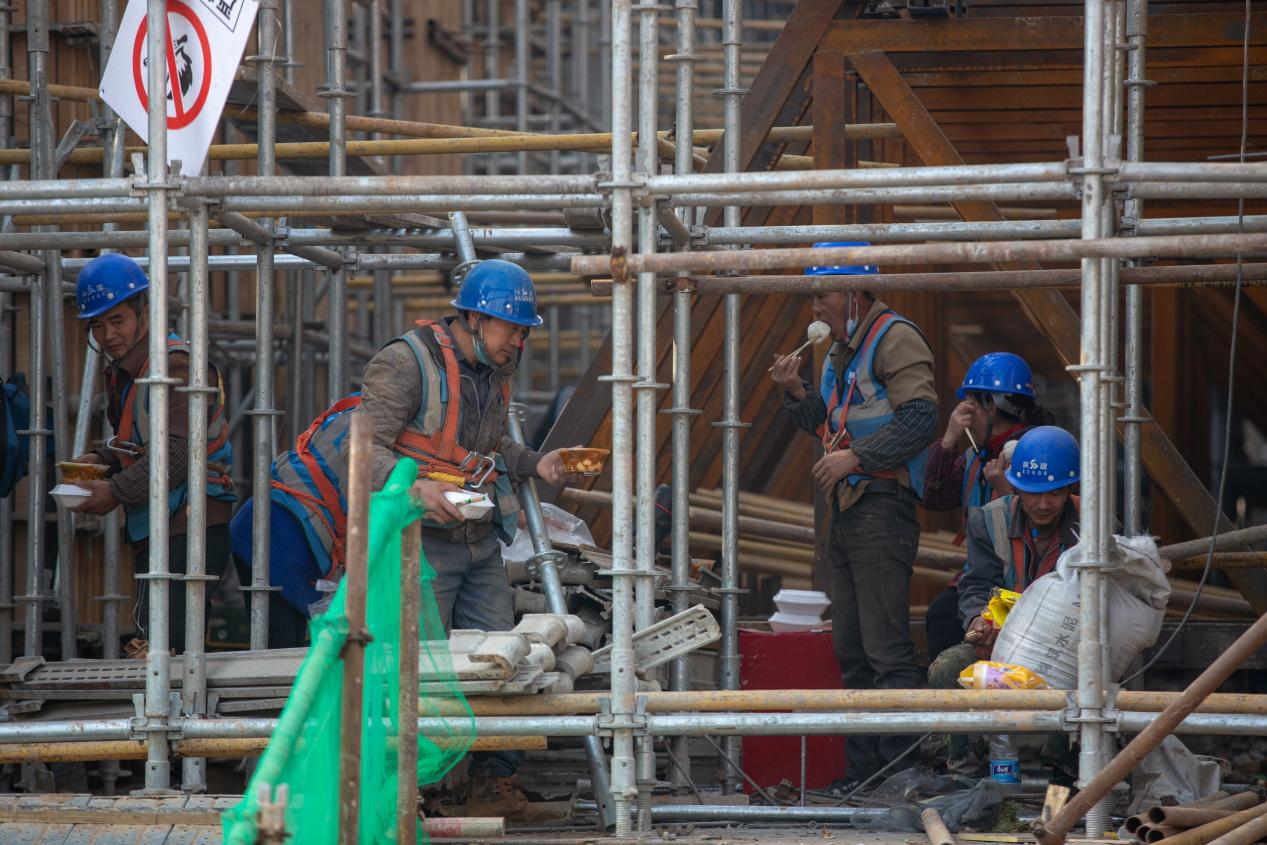 工地十二时辰——西安咸阳国际机场三期地下扩建工程