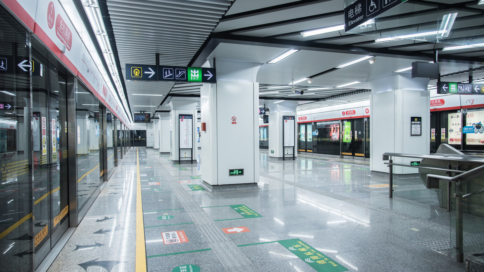 青岛地铁4号线首辆列车出厂验收
