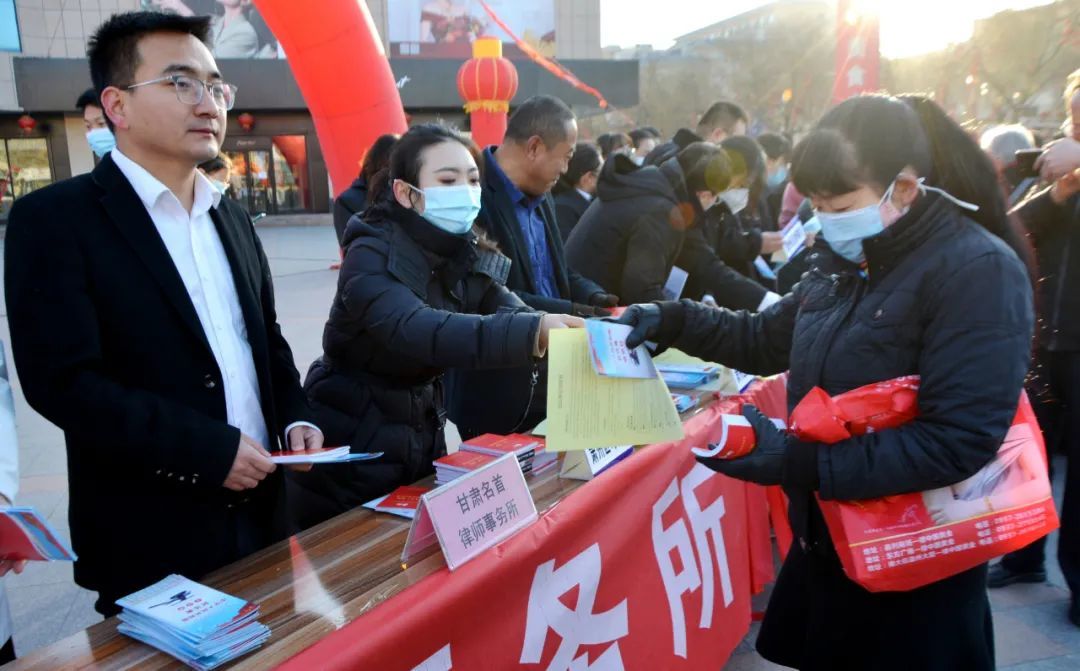 肃州开展“宪法宣传周”活动 让“法治”深入人心