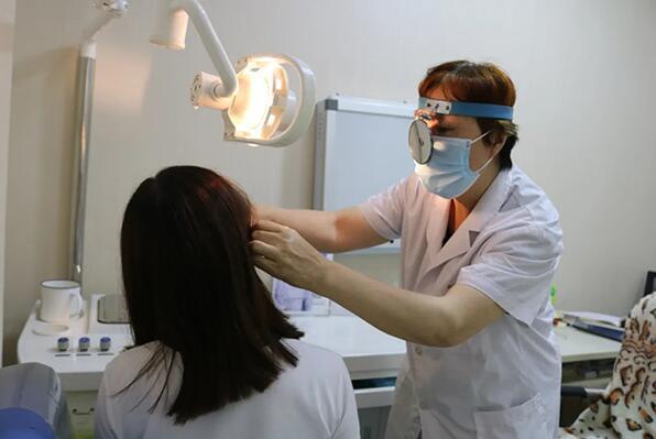 频繁掏耳朵会导致耳朵发炎成都民生耳鼻喉医院提醒勿胡乱用药