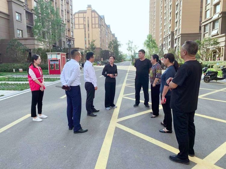 安监所联合物业办、蓝海领航社区进行安全检查。