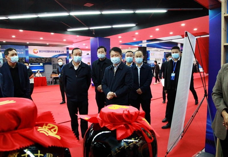 潜江举办特色产品展示交易会 打造铸就本土产业品牌