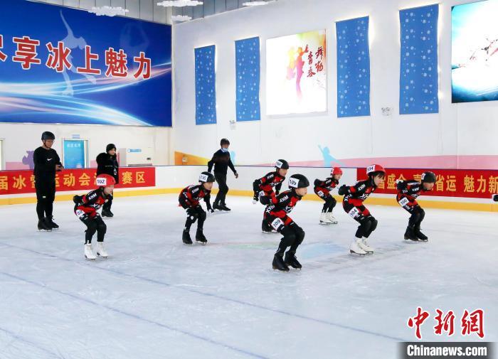 河北冀南新区：冰雪运动进校园助力北京冬奥会