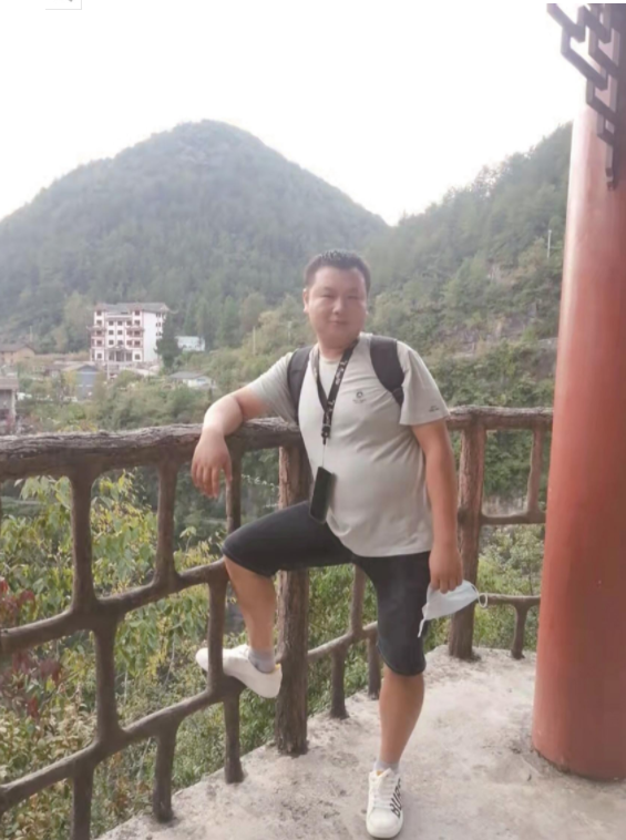 王静生前照片