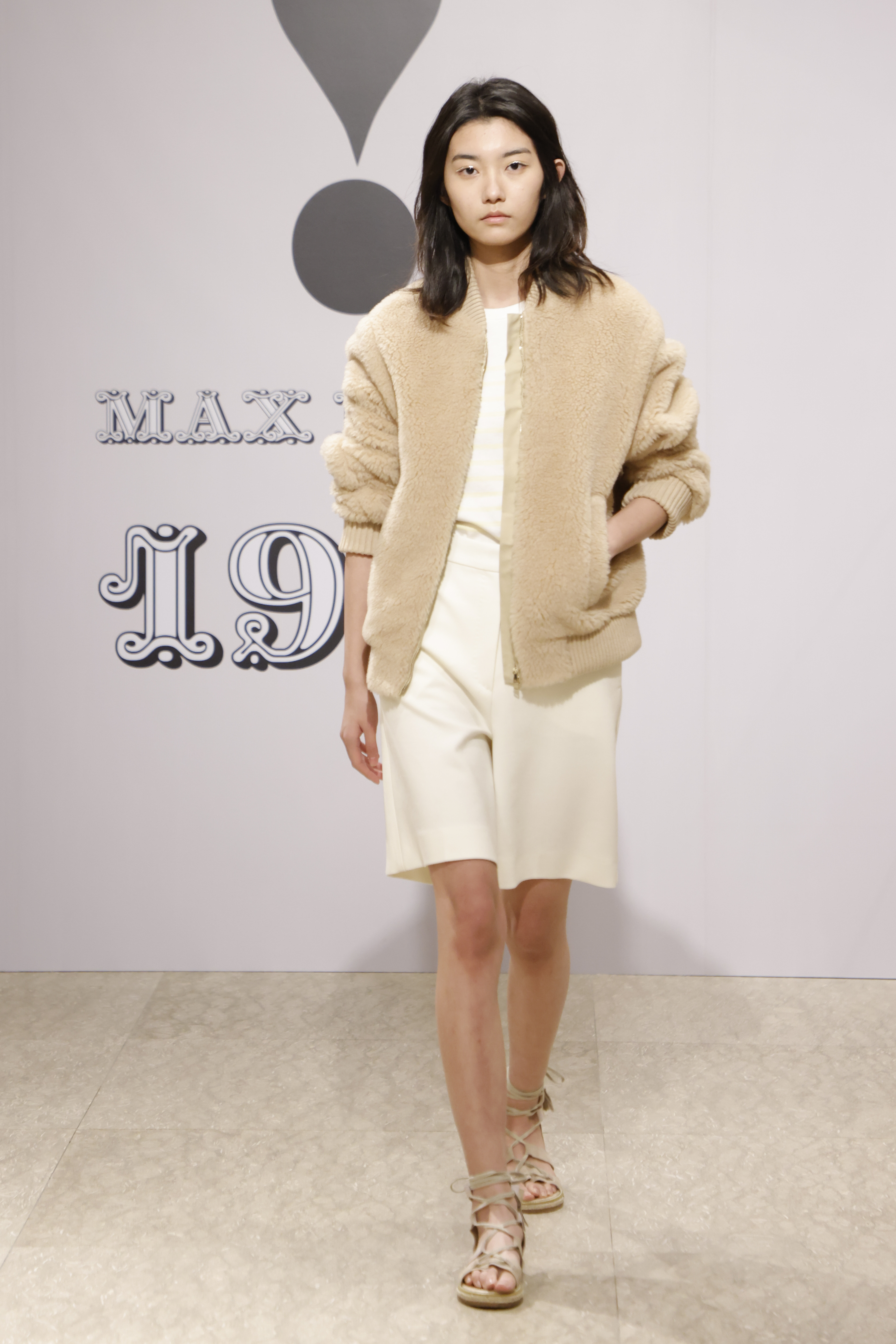 67maxmara2022早春系列武汉发布张钧甯现身展独立女性气质
