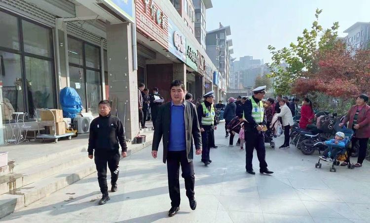 翡翠东郡社区规范治理。