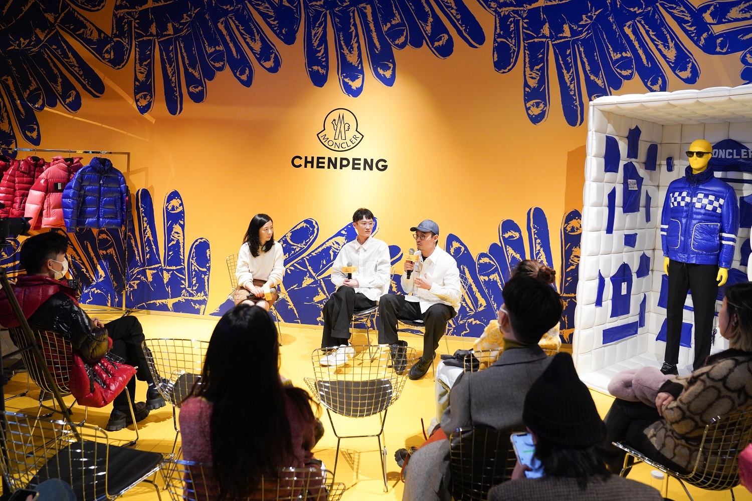 盟可睐MONCLER携手陈鹏推出UPCYCLING再造项目，经典焕新，对话可持续时尚