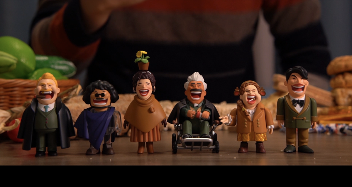 超能一家人角色手办化锦鲤拿趣潮玩与电影宣发互为新增量