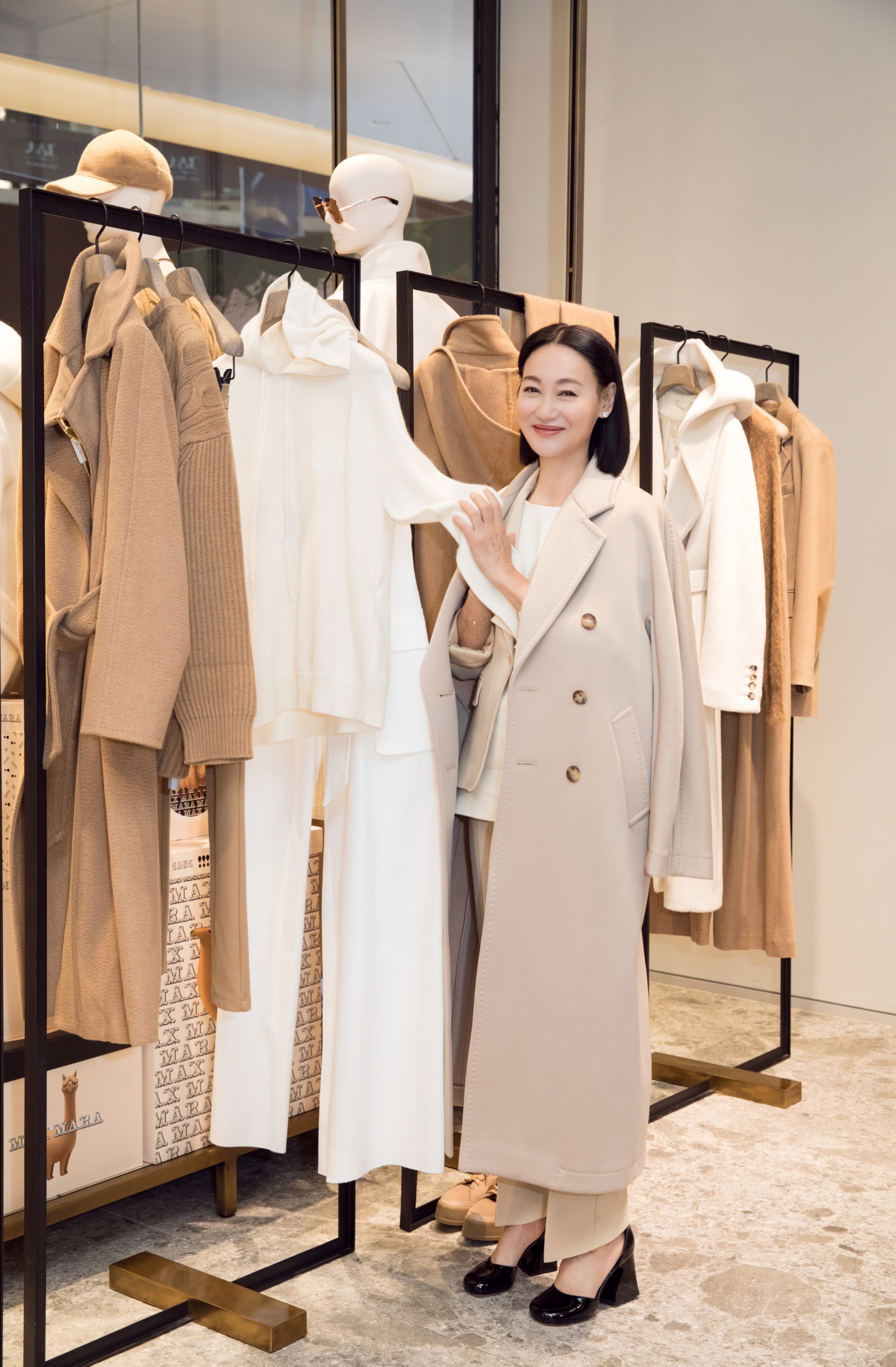 67maxmara2022春夏广州发布与惠英红一起感受复古的浪漫