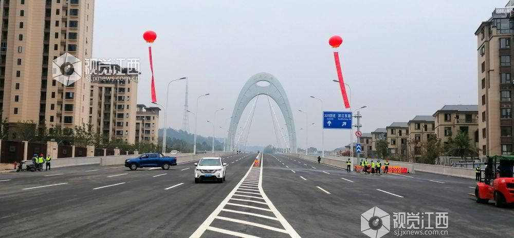 上饶:稼轩大桥竣工通车