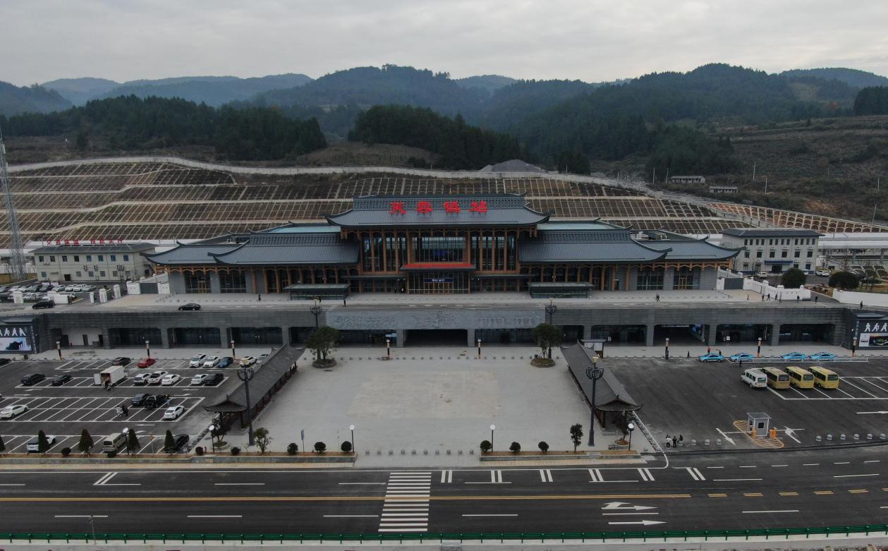 张吉怀高铁开通后这个千年古镇里的高铁站火上热搜了