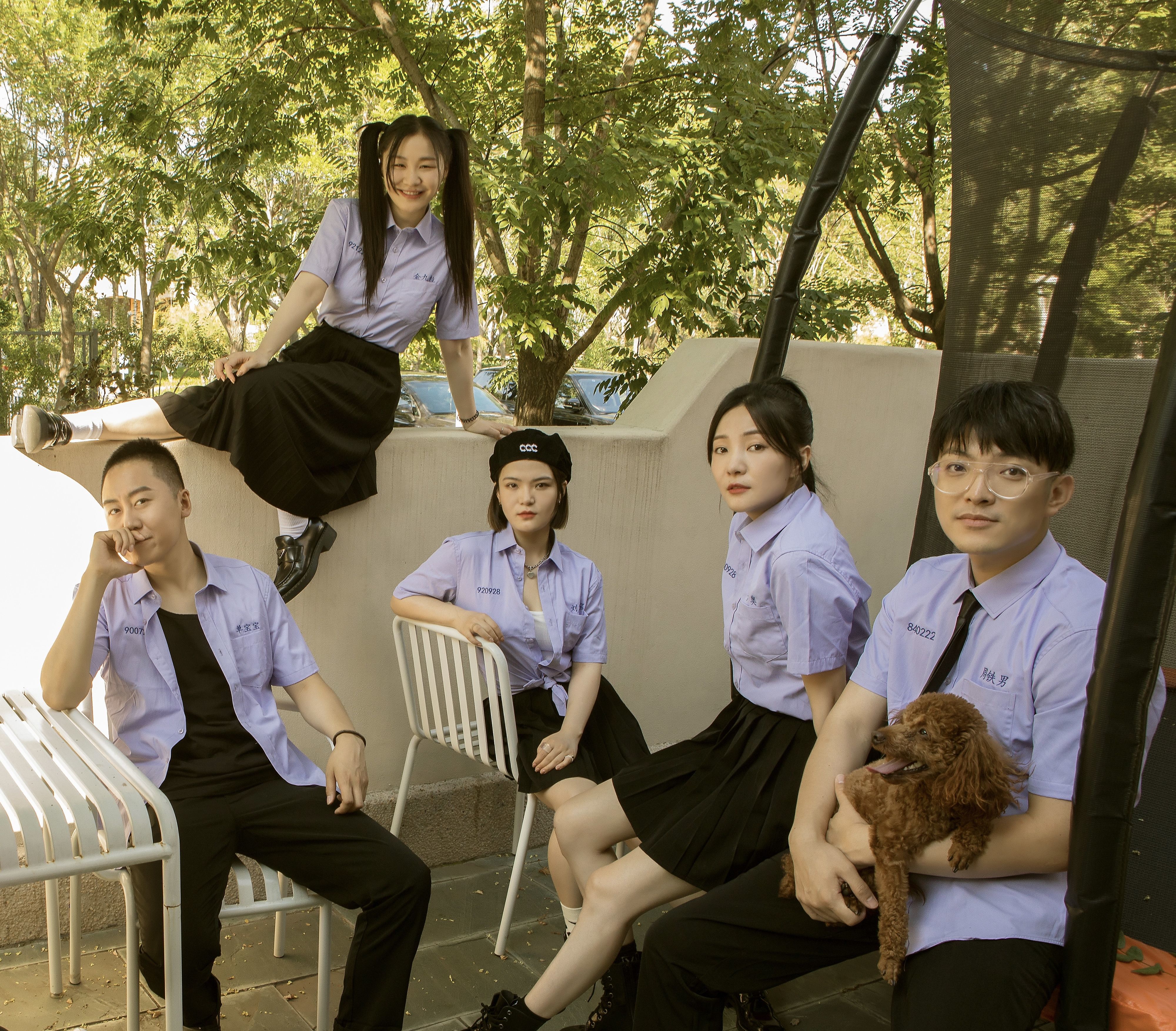 从左到右依次为冠朝 金靖 刘胜瑛 于奥 铁男