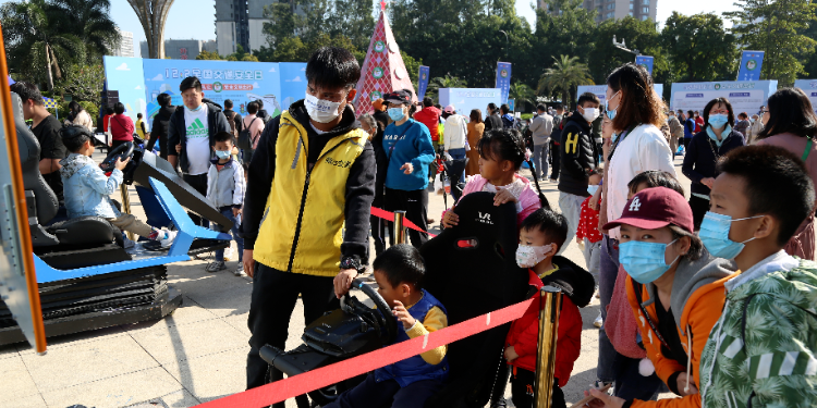 活动现场设置的互动体验区。新华网发