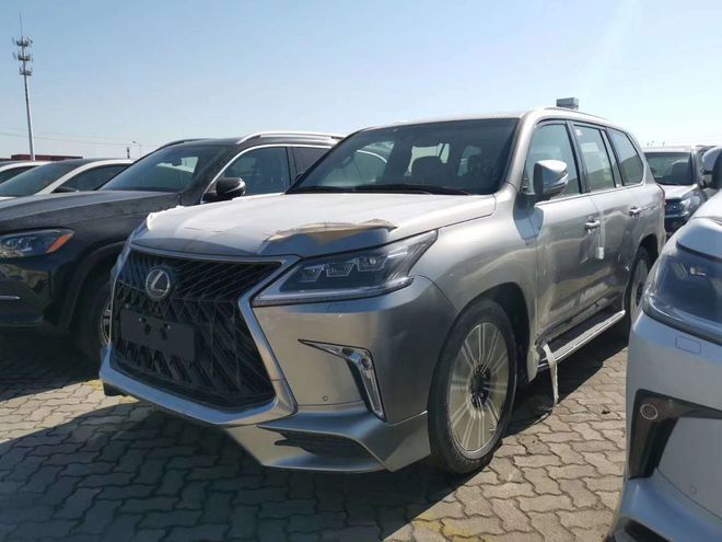 2021款雷克萨斯lx570优惠10万让利中