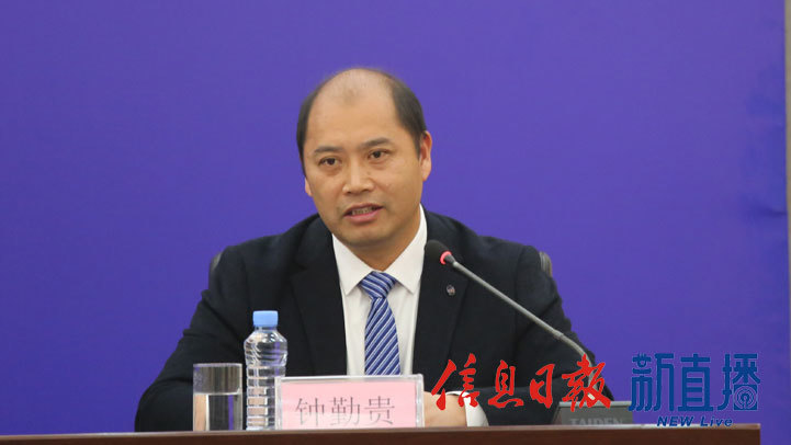 赣州市赣县区韩坊平安希望小学校长钟勤贵