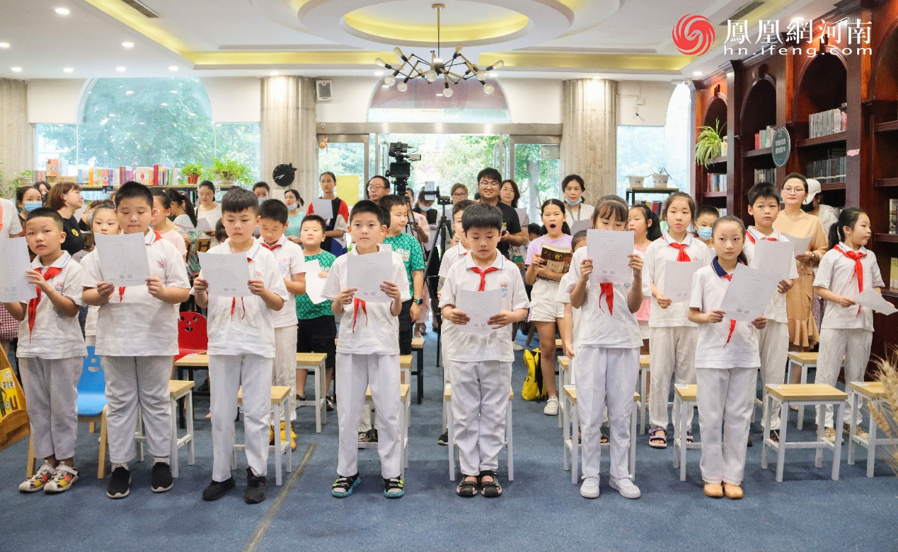 FENG之声活动集体诵读诗词