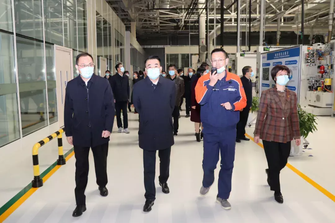 12月9日，安徽省宣城市党政代表团在吉利长兴新能源双离合变速器项目实地考察。