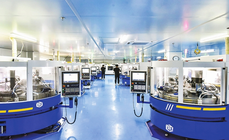 龙南集中力量发展电子信息首位产业