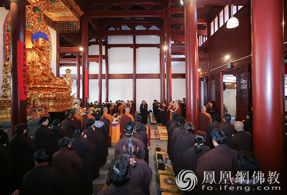 圆满回向(图片来源:凤凰网佛教 摄影:普陀山佛教协会)