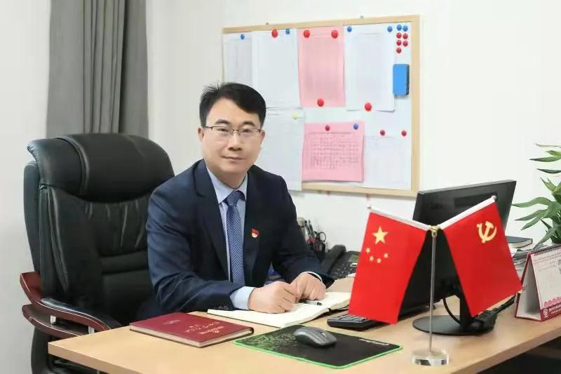 西安中学副校长、经开三中执行校长郑宏宝