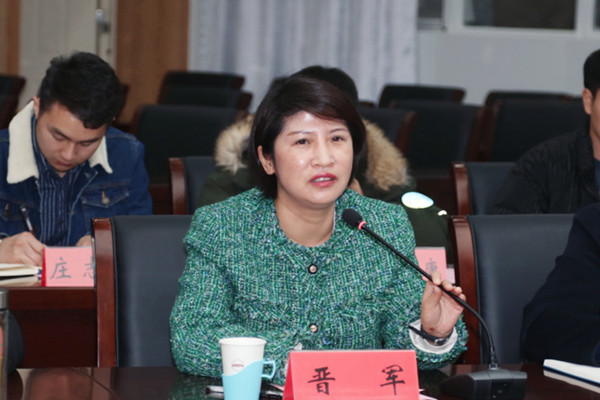 晋军表示,灵璧县作为人口大县,发展的最大潜力在于人力资源开发.