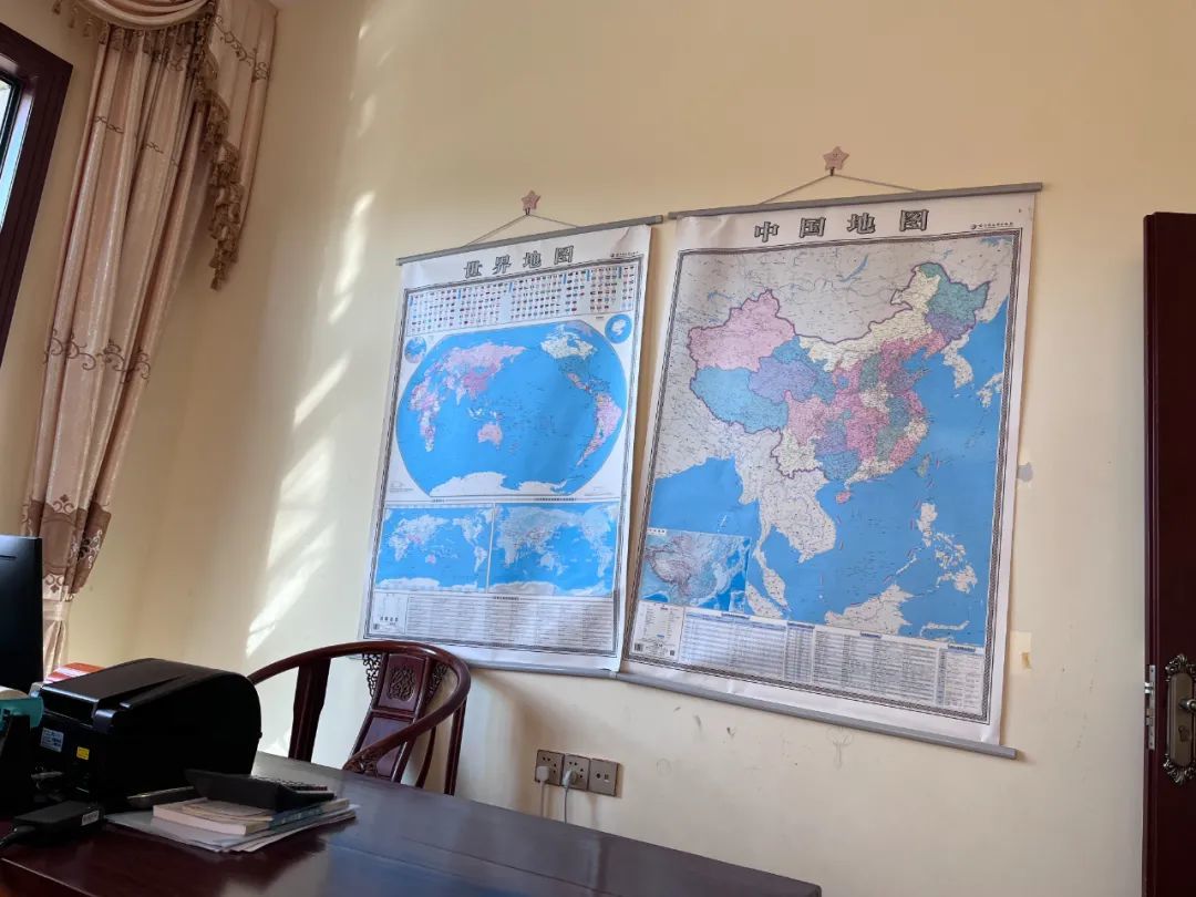 陈在能家中办公室墙壁上的地图