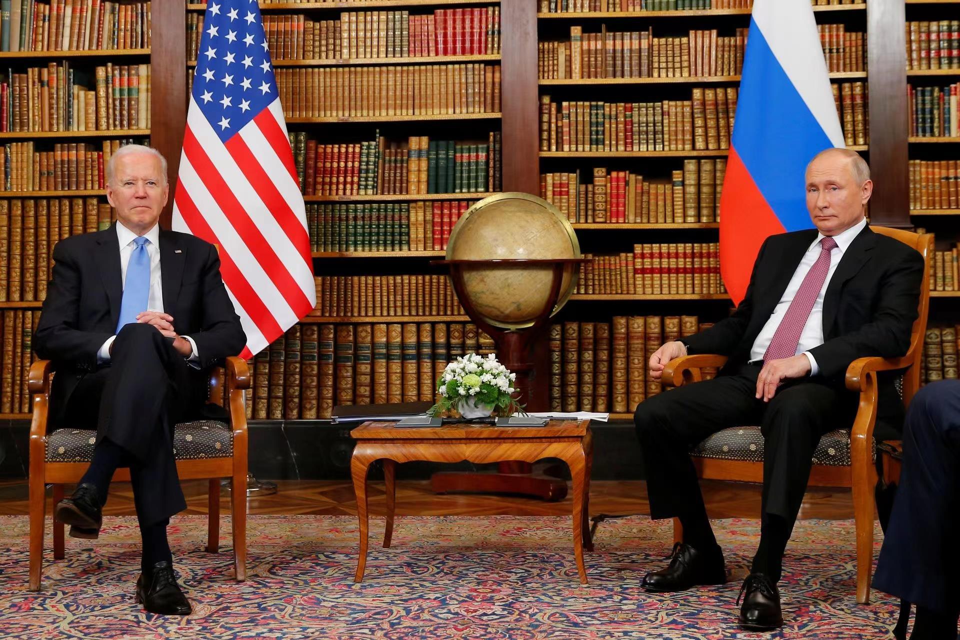 特朗普和普京举行首次正式会晤|特朗普|会晤|普京_新浪新闻