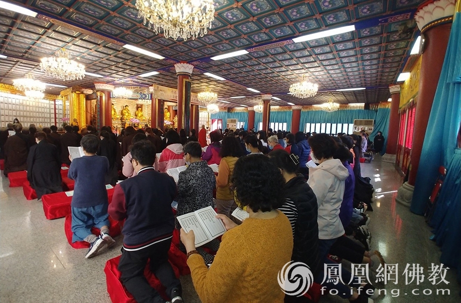 法会现场（图片来源：凤凰网佛教 摄影：香港西方寺）