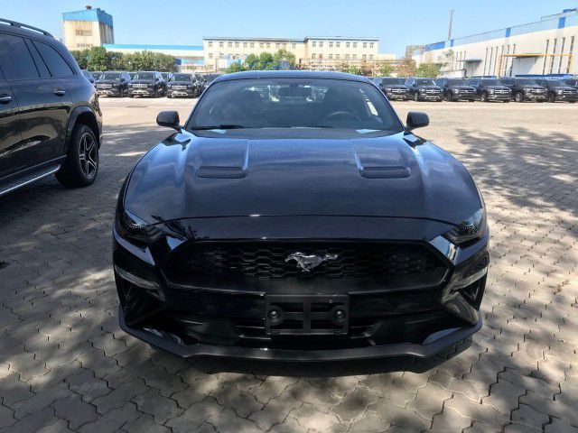 21款福特野马入门级跑车30万起售可分期