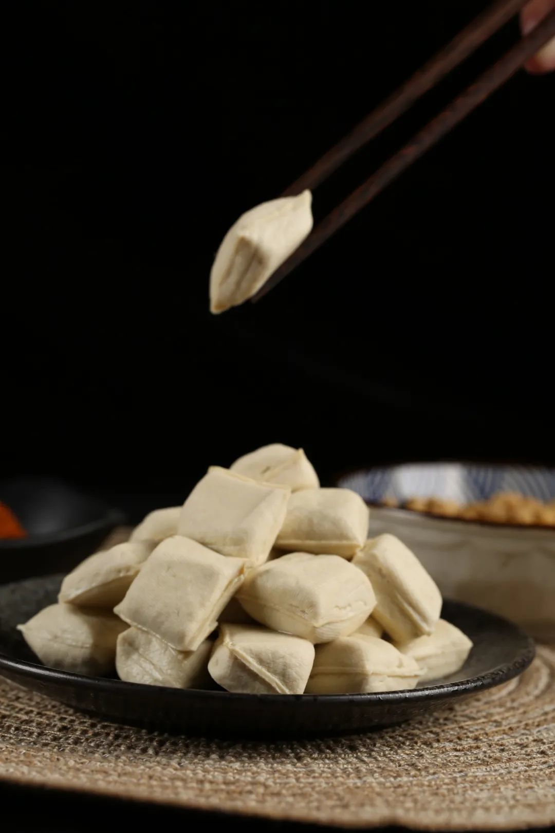 守着暖炉，烤石屏包浆豆腐，是冬天最治愈的事情凤凰网凰家尚品_凤凰网
