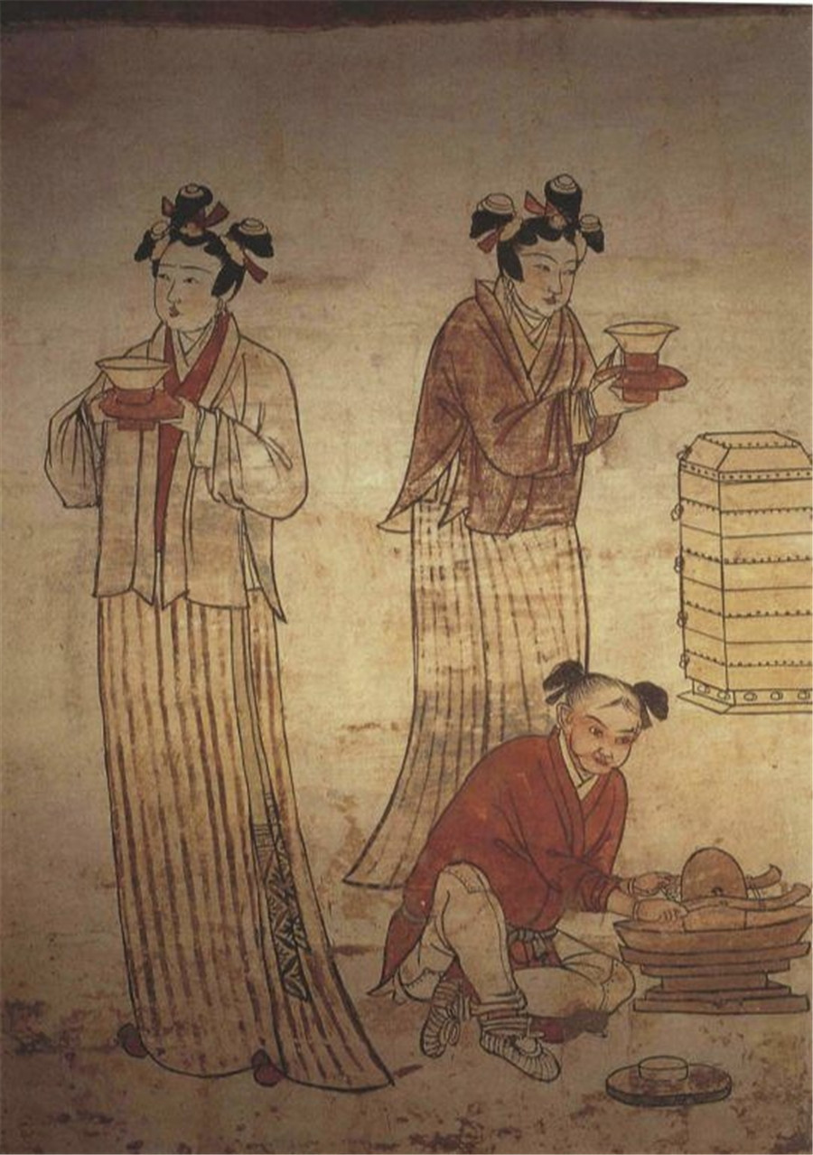 ▲张世卿墓 壁画中的漆器盏托(辽) 图片来源网络