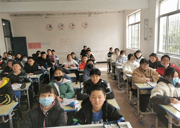 庐江实验中学南校区:"四史教育"进课堂 厚植家国情怀