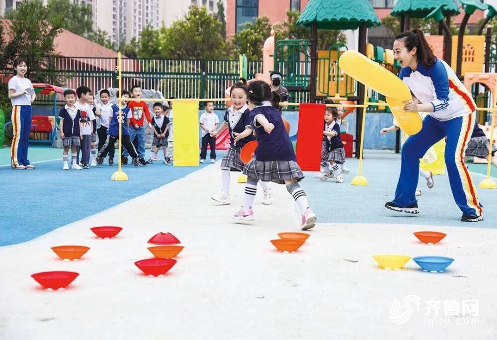 配备幼儿<em>体育</em><em>课程</em>体、幼儿<em>体育</em>专用器材！ 日照普及国家级幼儿<em>体育</em>试点成果