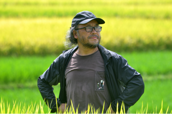 “大胡子”田书记自写自唱《这个村我来过》感动菖蒲村民