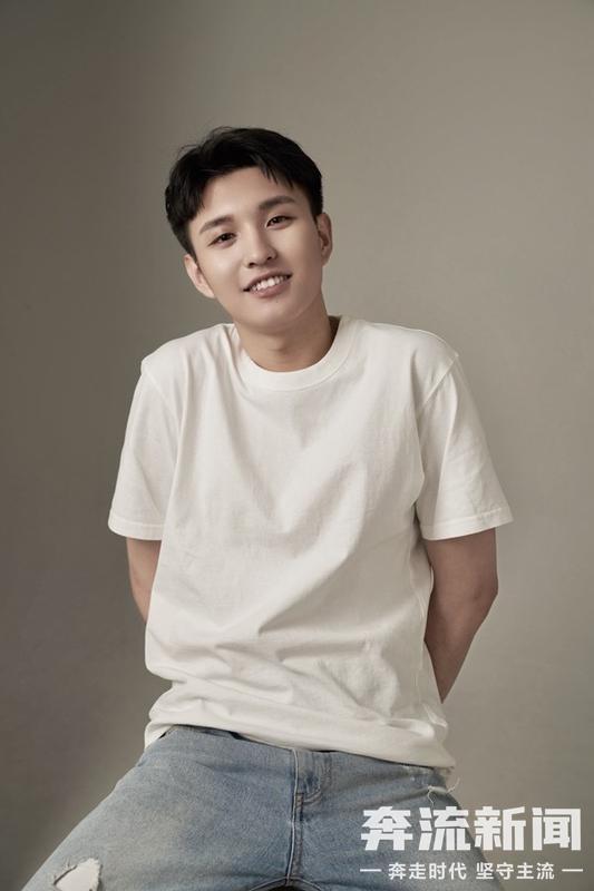 胡昊饰演成启的好朋友陈让