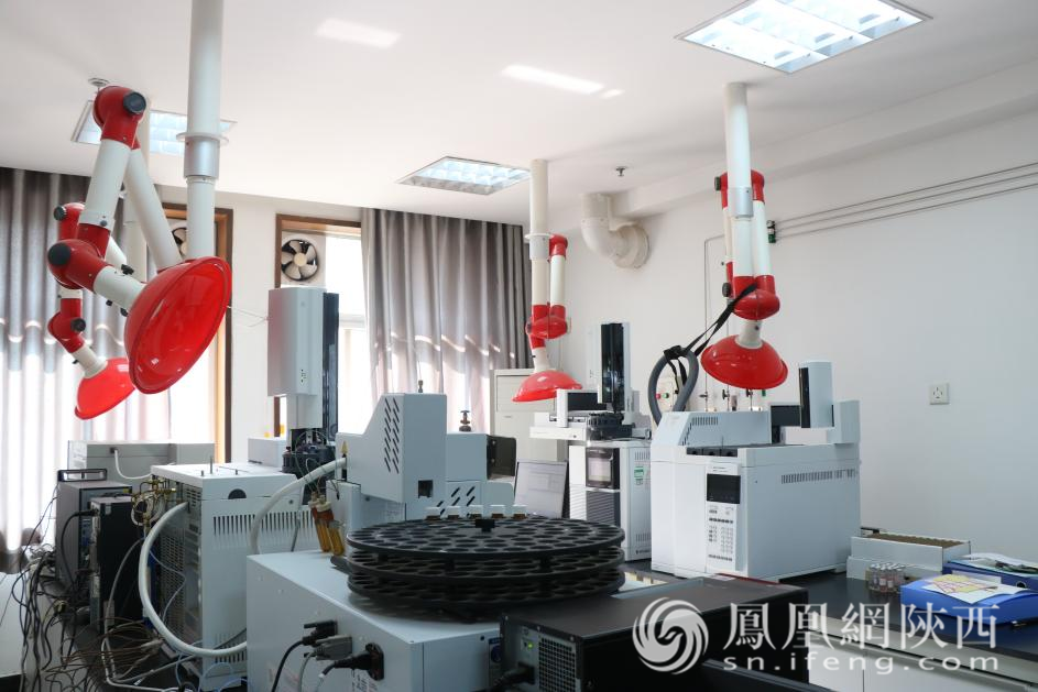 咸阳市环境监测站气象色谱室