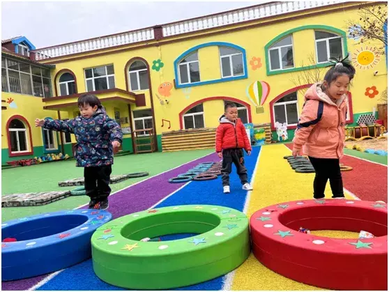 平度同和街道中心幼儿园：趣味沙包 玩转精彩