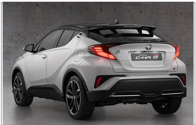 终于能连上iphone了丰田全新chr混动版改款上市内饰全面升级