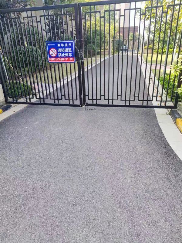 百丈苑小区消防通道门图片