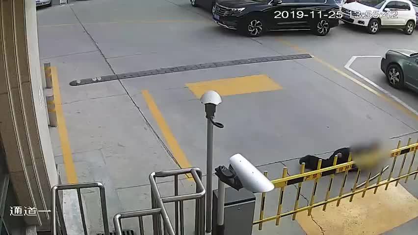 碾死躺地维权七旬老太当事人发声